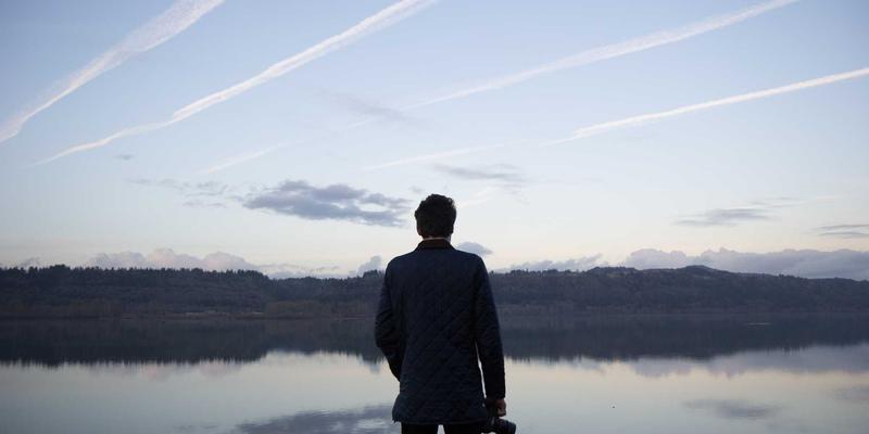 从家常餐桌到官府宴席:一窥鲁菜吊汤技艺如何成就葱烧海参的雍容气度