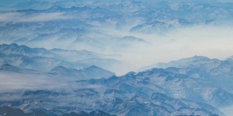 酥皮与糖浆皮的世纪对话:苏式与广式月饼背后的中国饮食文化密码
