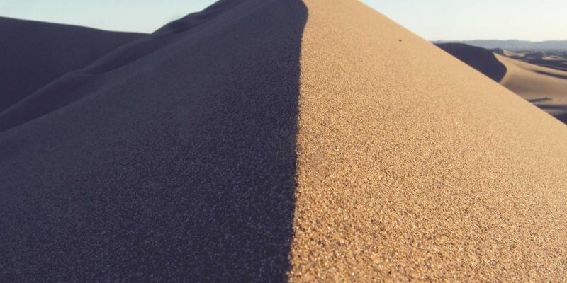 重庆小面家常菜谱：揭秘碱水面的筋道秘诀与十几种佐料的调配心法